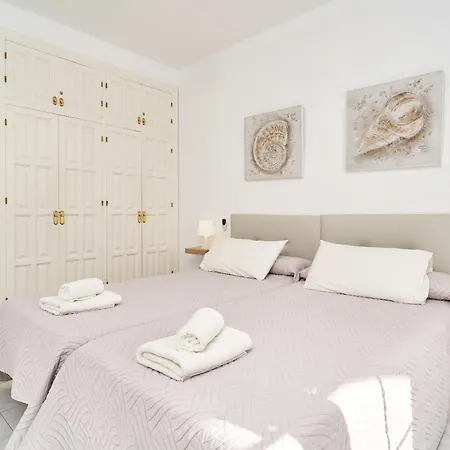 Apto 2 Almoraide 3* 네르하